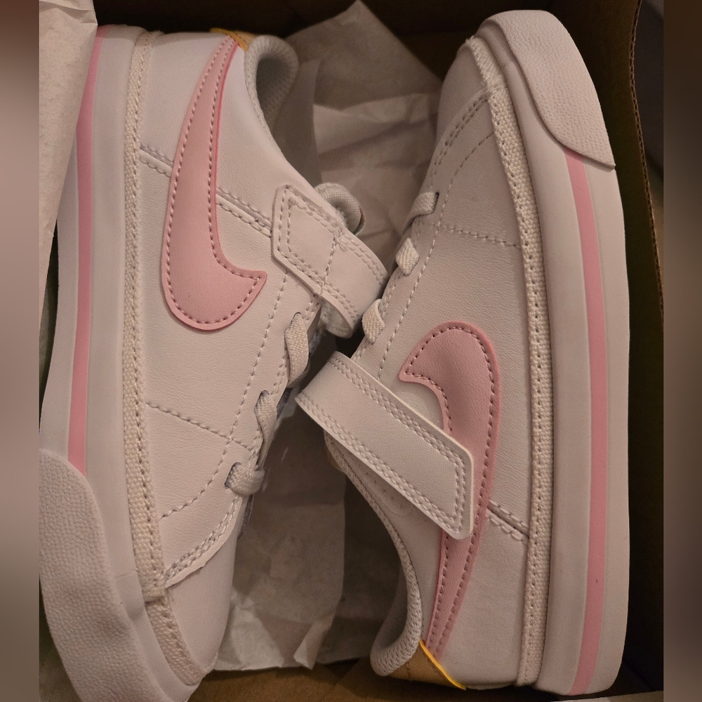 NEW Little Girls Nike Shoes